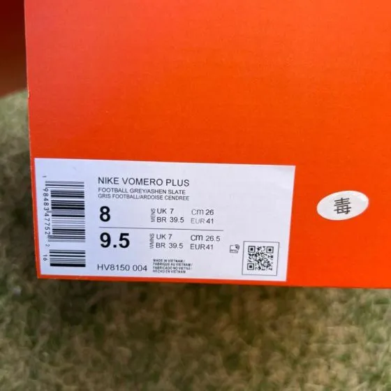 Nike Vomero Plus HV8150-004 Football Grey Ashen Slate EU 41 Running - Men s BS-87062