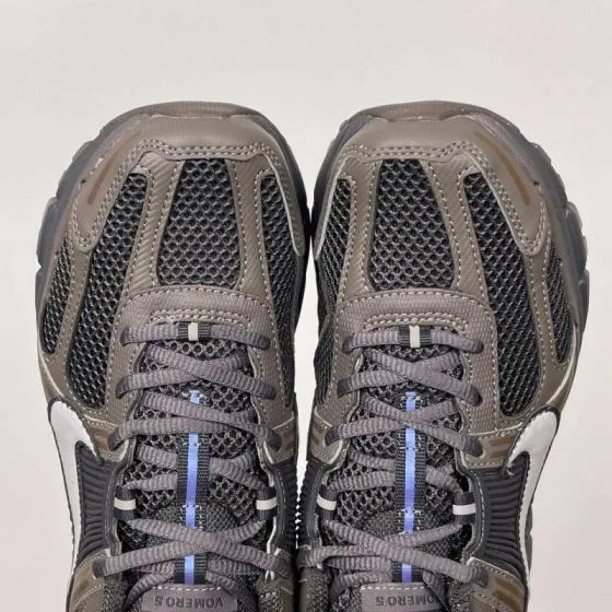 Nike Zoom Vomero 5 Gray Taupe Black With Iridescent Accents Running BS-86999