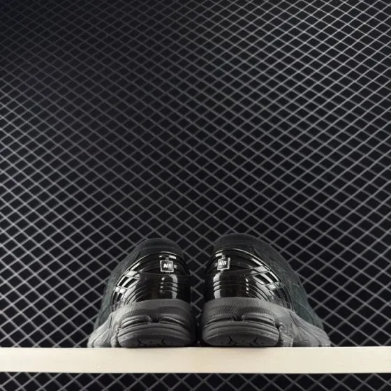 New Balance 1906 all black EU 36-45 sneaker lifestyle