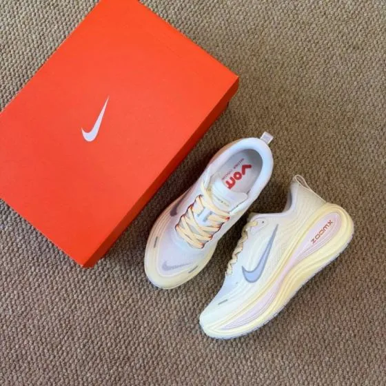 Nike Vomero Plus ZoomX IM5020-100 White Cream Light Yellow Grey EU 36-40 Running - Unisex BS-87055