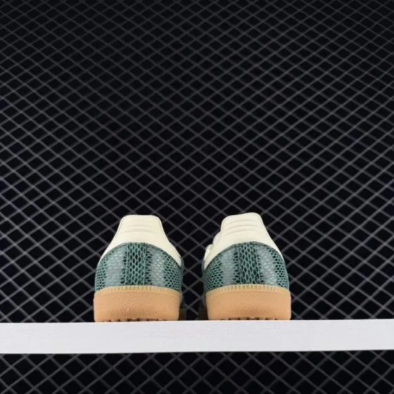 Other Adidas RB A Lifestyle BS-77084
