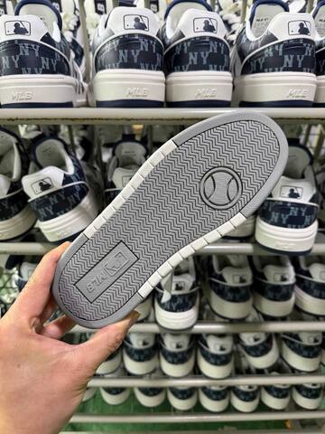 MLB Chunky Liner White Grey Off White Sneaker Casual