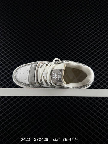 MLB Chunky Liner NY Monogram Khaki White Beige EU 35-44 Skate Shoe Skate Sneakers Unisex