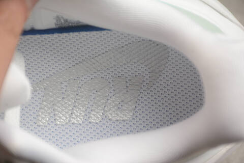 Nike VOMERO PREMIUM Lifestyle BS-59711