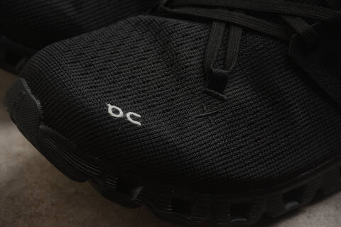 On Cloud X 4 3ME30040106 Black US 9 EU 42 5 UK 8 5 JP 27 Running Shoe Running Sneakers - Men's (BS-59780)