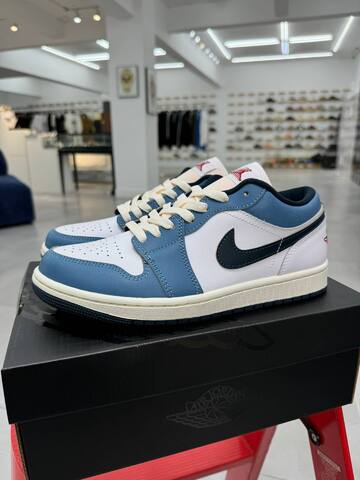 Jordan Air Jordan 1 Low SE HM3711-144 White Armory Navy Aegean Storm Cream EU 41 Sneaker - Men's (BS-87170)