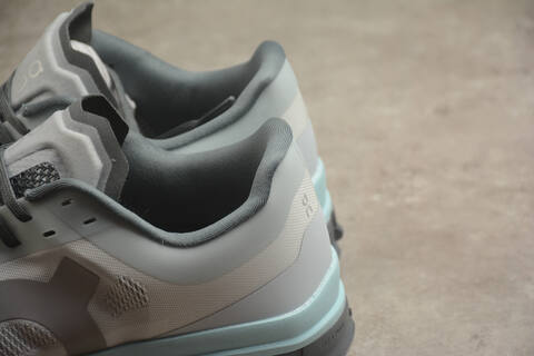 On Running Cloudflow 5 Grey Light Blue Dark Grey US 7 EU 40 UK 6 5 JP 25 Running Shoe Running Sneakers - Men's (BS-59848)