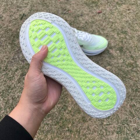 Nike Vomero Plus Sail Metallic Silver Neon Green EU 39 Running - Women's (BS-87058)