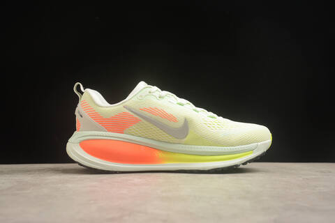 Nike Vomero 18 HM6803 300 Green Orange EU 42 Running Shoe - Men's (BS-59445)
