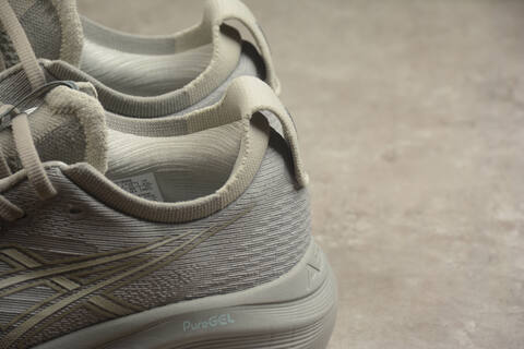 ASICS GEL NIMBUS 27 1011B958 020 Light Grey US 8 5 EUR 42 UK 7 5 CM 26 5 Running Shoe Running Sneakers - Men's (BS-59739)