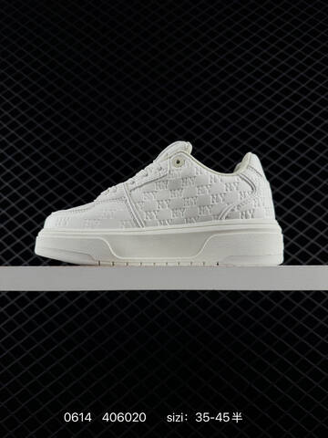 MLB Chunky Liner NY Embossed Off White Light Grey EU 35-45 Skate Shoe Skate Sneakers - Unisex