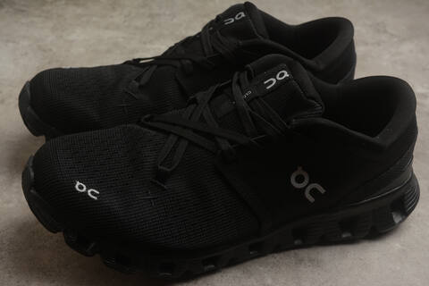 On Cloud X 4 3ME30040106 Black US 9 EU 42 5 UK 8 5 JP 27 Running Shoe Running Sneakers - Men's (BS-59780)
