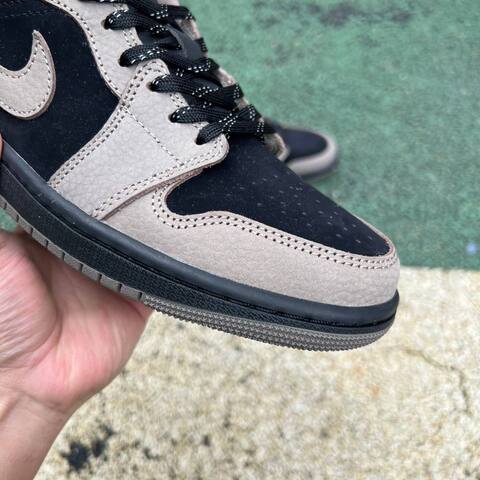 Jordan Air Jordan 1 Low SE IB7109 005 Black Olive Grey Light Wild Mango EUR 40 Skate Shoe - Men s BS-87235