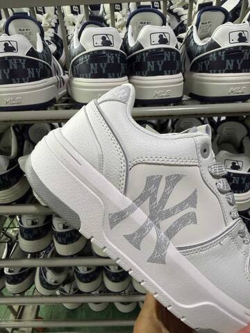 MLB Chunky Liner 3 ASXM046 White Silver Skate Shoe Skate Sneakers