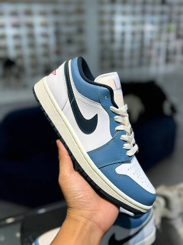 Jordan Air Jordan 1 Low SE HM3711-144 White Armory Navy Aegean Storm Cream EU 41 Sneaker - Men's (BS-87170)