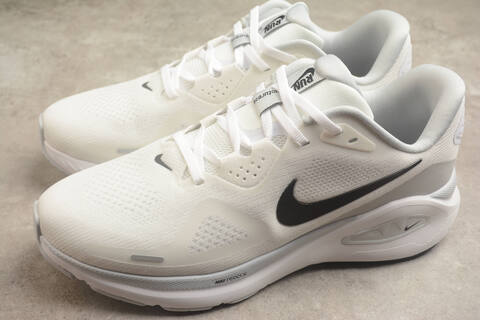 Nike Air Zoom Structure 26 White Black EUR 42 Running Shoe - Men s BS-59837
