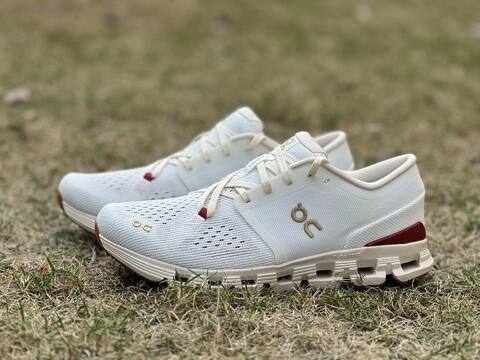 On Cloud X 4 Ivory Cream Burgundy Gold US 8 EU 41 UK 7 5 JP 26 Running Shoe Running Sneakers - Men's (BS-86987)