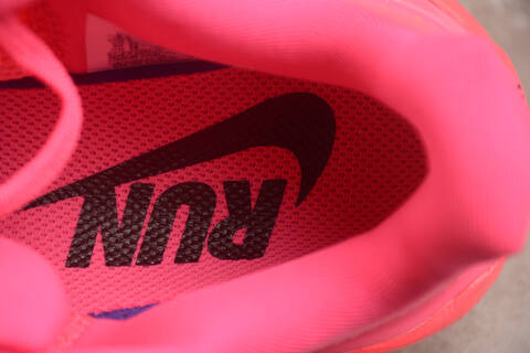36-40 Nike VOMERO PREMIUM Lifestyle - Unisex BS-59719