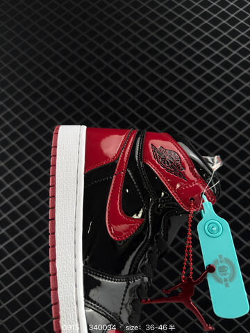 Jordan Air Jordan 1 Retro High 555088-101 Black Red White EU 36-46 Basketball Shoe - Unisex (BS-80705)