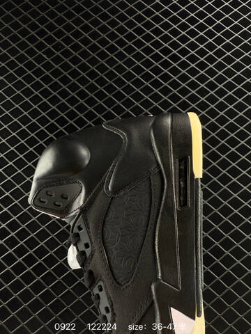Jordan Air Jordan 5 Retro Black Metallic Reimagined Black Metallic Silver Pale Yellow EU 36-47 Basketball Shoe - Unisex BS-80652