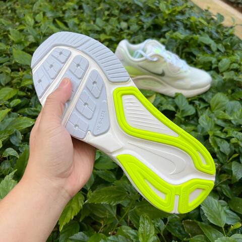 Nike Structure 26 HJ1101-103 Summit White Chrome US W 8 5 US M 7 EU 40 Running - Men's (BS-87059)
