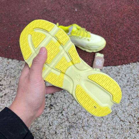 LOEWE x On Cloudsolo 3WF30602420 Lime Green Pale Yellow US 5 EU 36 UK 3 JP 22 Running Shoe Running Sneakers - Women's (BS-86772)