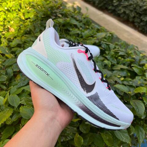 Nike Vomero 18 IM6676-104 White Black-Glacier Blue EU 40 Running - Men's (BS-87053)