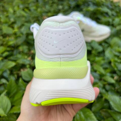 Nike Structure 26 HJ1101-103 Summit White Chrome US W 8 5 US M 7 EU 40 Running - Men's (BS-87059)