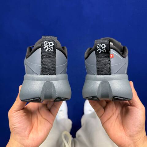 LOEWE On Running Cloudventure 2 0 Black Dark Gray Running Shoe Running Sneakers BS-86753