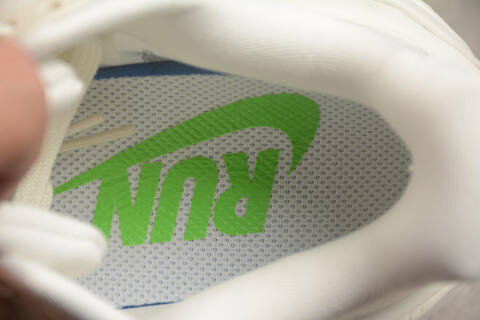 Nike VOMERO PREMIUM Lifestyle BS-59726