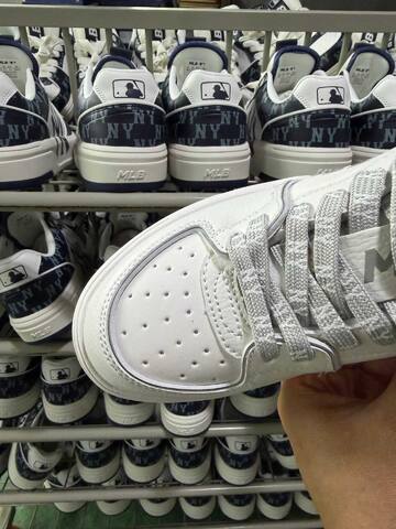 MLB Chunky Liner 3 ASXM046 White Silver Skate Shoe Skate Sneakers