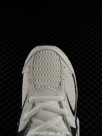 Nike V5 Runner White Black EU 36-45 Running - Unisex BS-70103