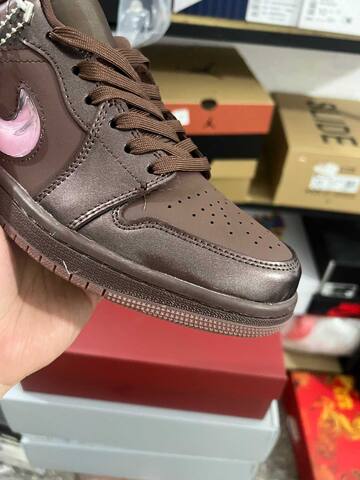 Jordan Air Jordan 1 Low SE IQ9787 262 Light Chocolate Pink Foam EUR 41 Sneaker - Men s BS-87144