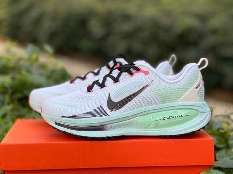 Nike Vomero 18 IM6676-104 White Black-Glacier Blue EU 40 Running - Men's (BS-87053)