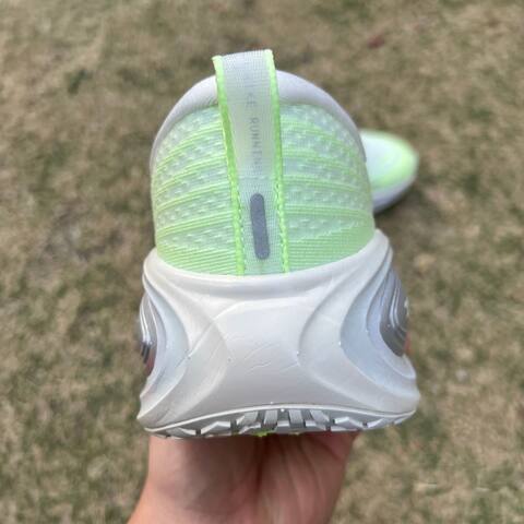 Nike Vomero Plus Sail Metallic Silver Neon Green EU 39 Running - Women's (BS-87058)