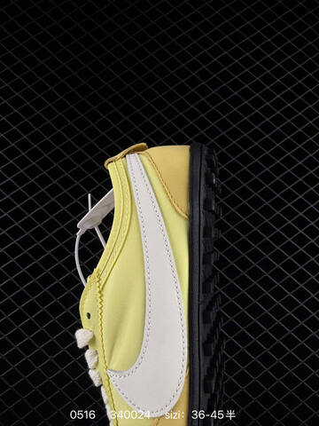 Nike Moon Racer Pale Yellow White Black EU 36-45 Lifestyle - Unisex BS-71413