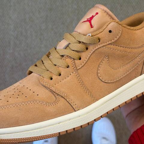 Jordan Air Jordan 1 Low SE HV4089-200 Flax Varsity Red Muslin US 8 UK 7 BR 39 5 EUR 41 CM 26 Sneaker - Unisex (BS-87222)