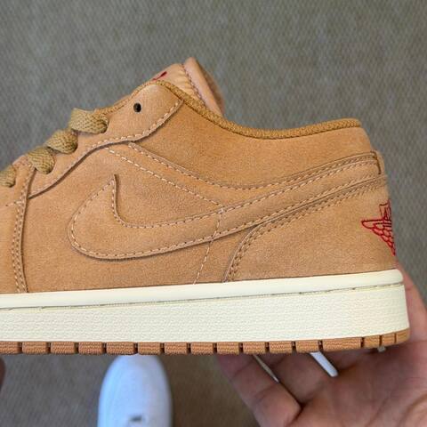 Jordan Air Jordan 1 Low SE HV4089-200 Flax Varsity Red Muslin US 8 UK 7 BR 39 5 EUR 41 CM 26 Sneaker - Unisex (BS-87222)