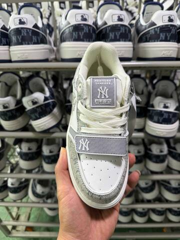 MLB Chunky Liner White Grey Off White Sneaker Casual