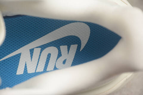 Nike VOMERO PREMIUM Lifestyle BS-59720