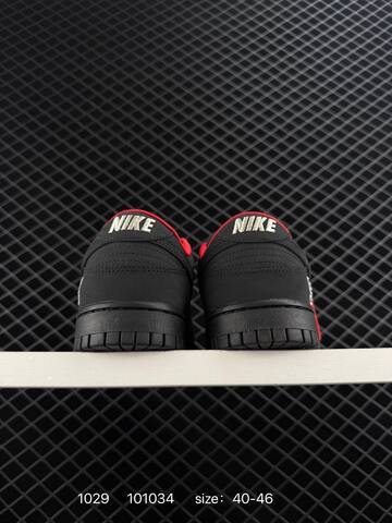 Nike Dunk Low Retro SB x Supreme Black Red 40-46 Skate - Men s BS-74496