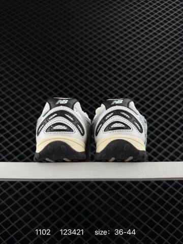 New Balance 204 White Silver Cream Black EU 36-44 Sneaker - Unisex (BS-82640)