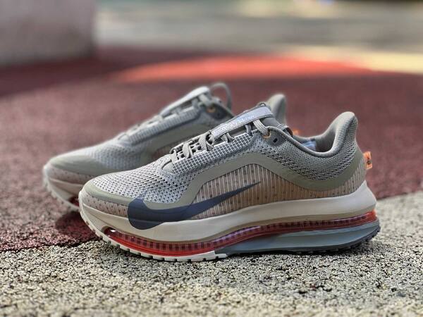 Nike Pegasus Premium SE IM6677-222 Green/Grey/Red EU 38 running