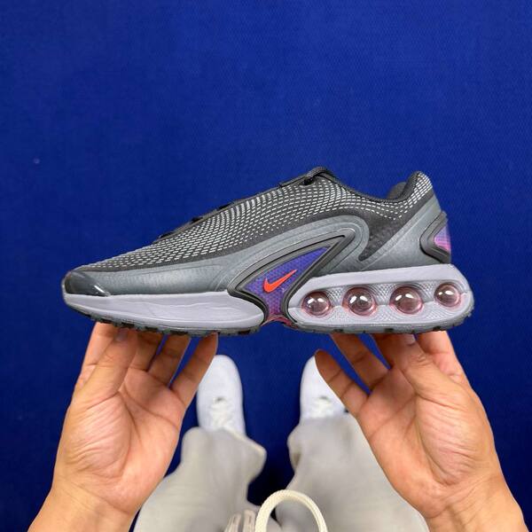 Nike Air Max Dn DV3337-008 Black/Crimson/Smoke Grey EU 40 running