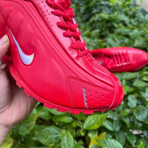 Nike Shox R4 IQ0608-687 Gym Red Metallic Silver EU 40 lifestyle