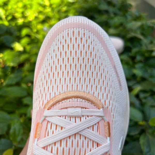 Nike Vomero 18 HM6804-800 Guava Ice/Sail-Orange Chalk WMNS US 8.5 / MENS US 7 / EUR 40 running