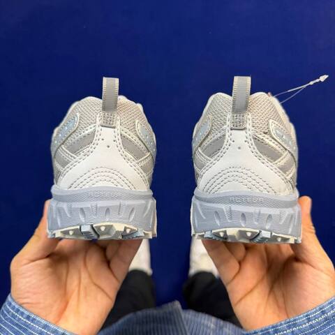 New Balance 410 V5 MT410AS5 Light Grey Silver Off White EU 38 Trail Shoe - Women's (BS-87113)