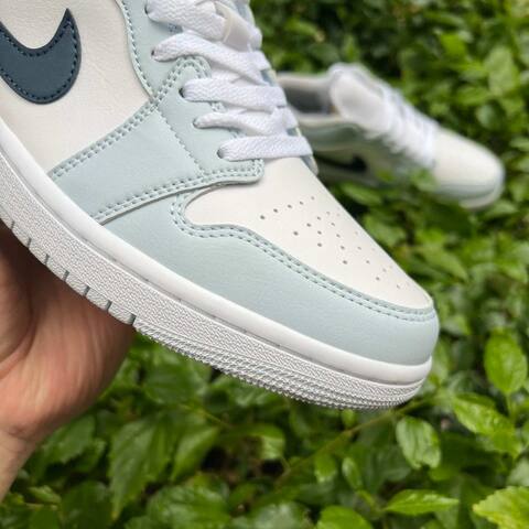 Jordan Air Jordan 1 Low 553558 400 Aura Squadron Blue White EUR 40 Sneaker - Men's (BS-87166)