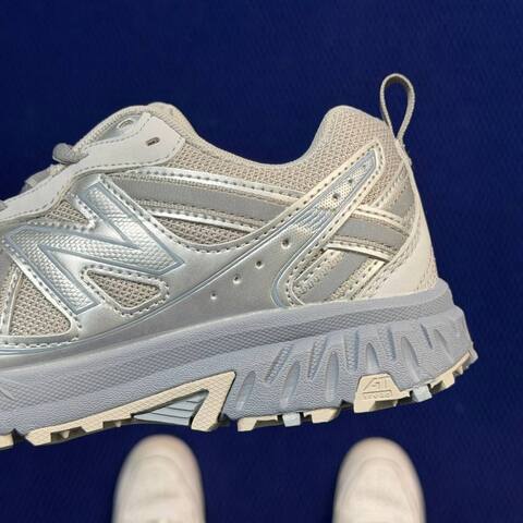 New Balance 410 V5 MT410AS5 Light Grey Silver Off White EU 38 Trail Shoe - Women's (BS-87113)