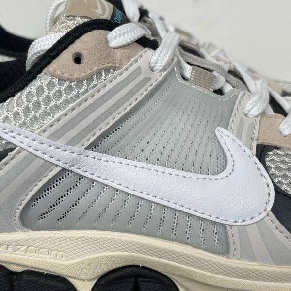 Nike Zoom Vomero 5 FN7649-110 White/Light Grey/Black/Yellow Ochre running